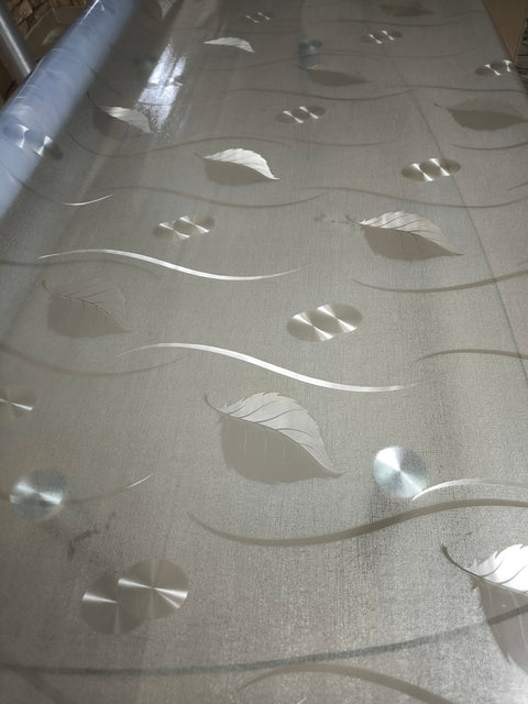 Прозрачна мушама с листенца