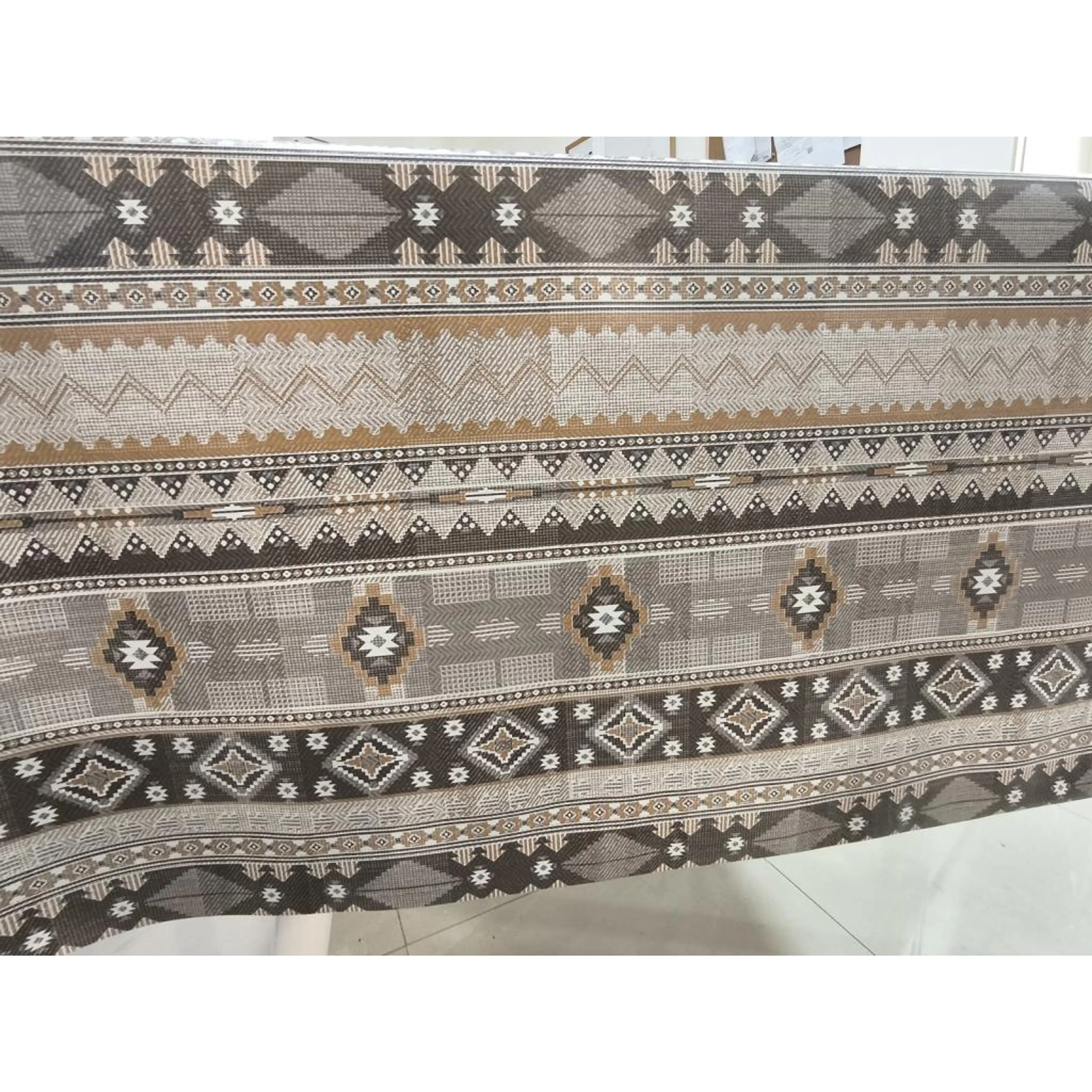 Битова мушама с етно мотиви – кафяво-бежова гама 140см 140см