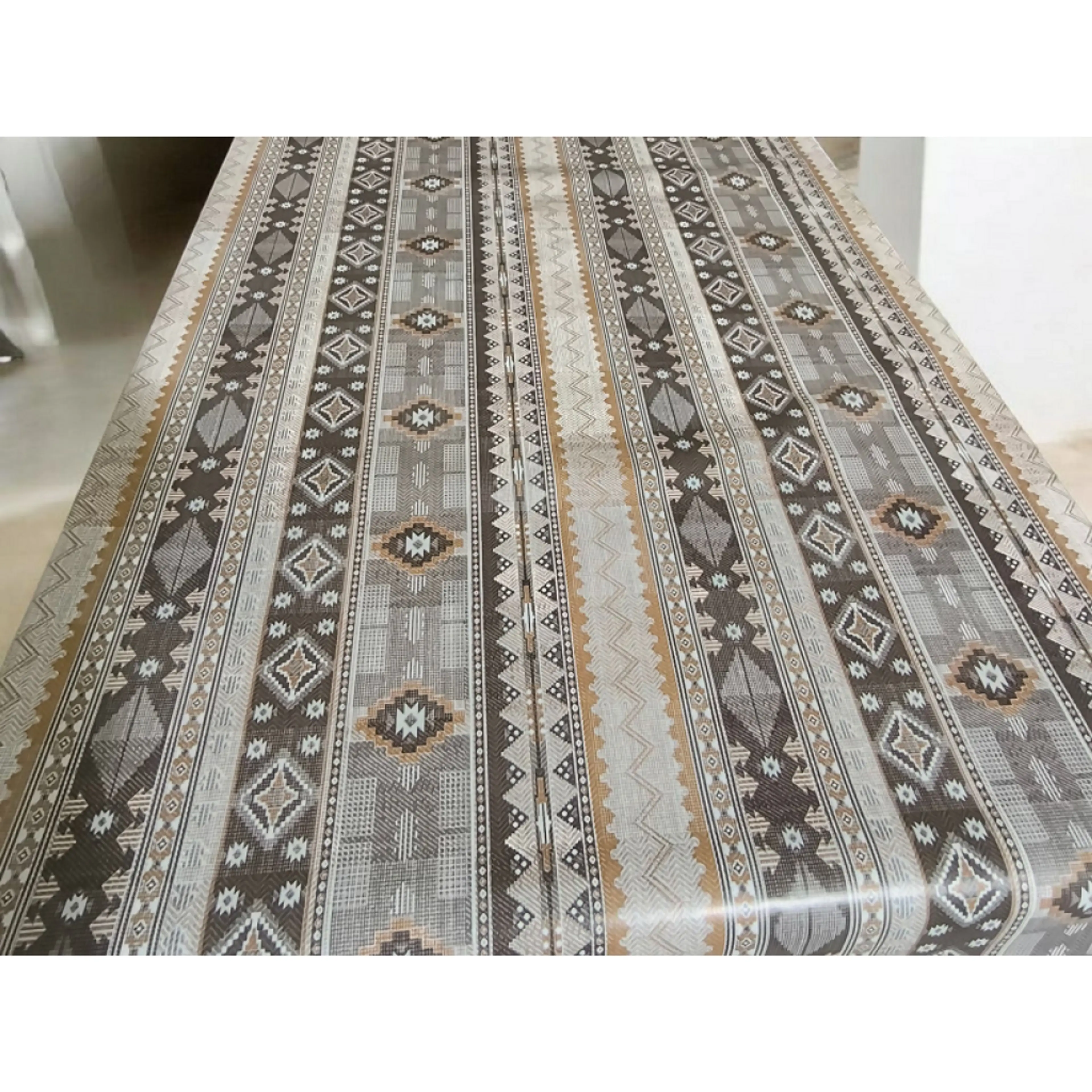 Битова мушама с етно мотиви – кафяво-бежова гама 140см 220см