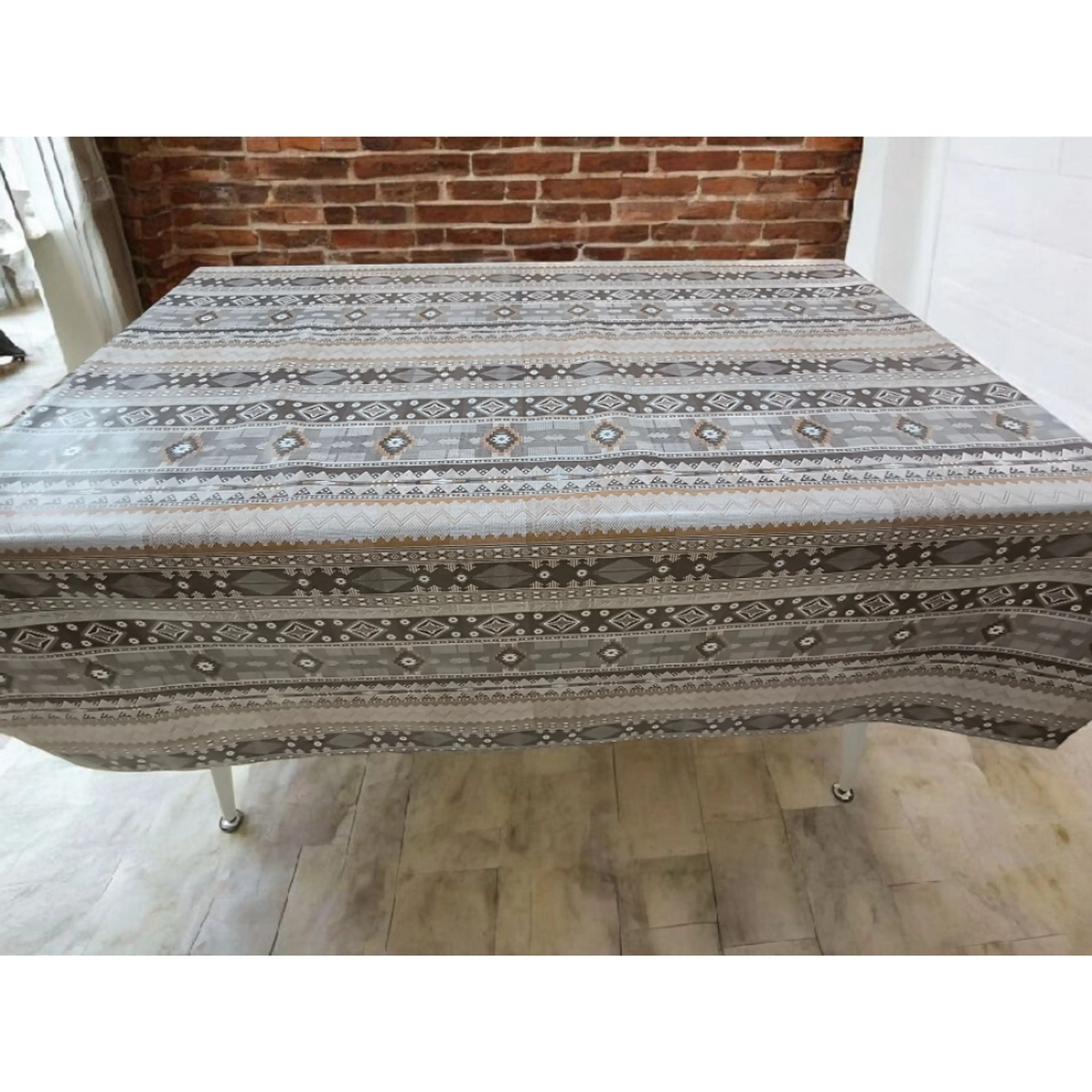 Битова мушама с етно мотиви – кафяво-бежова гама