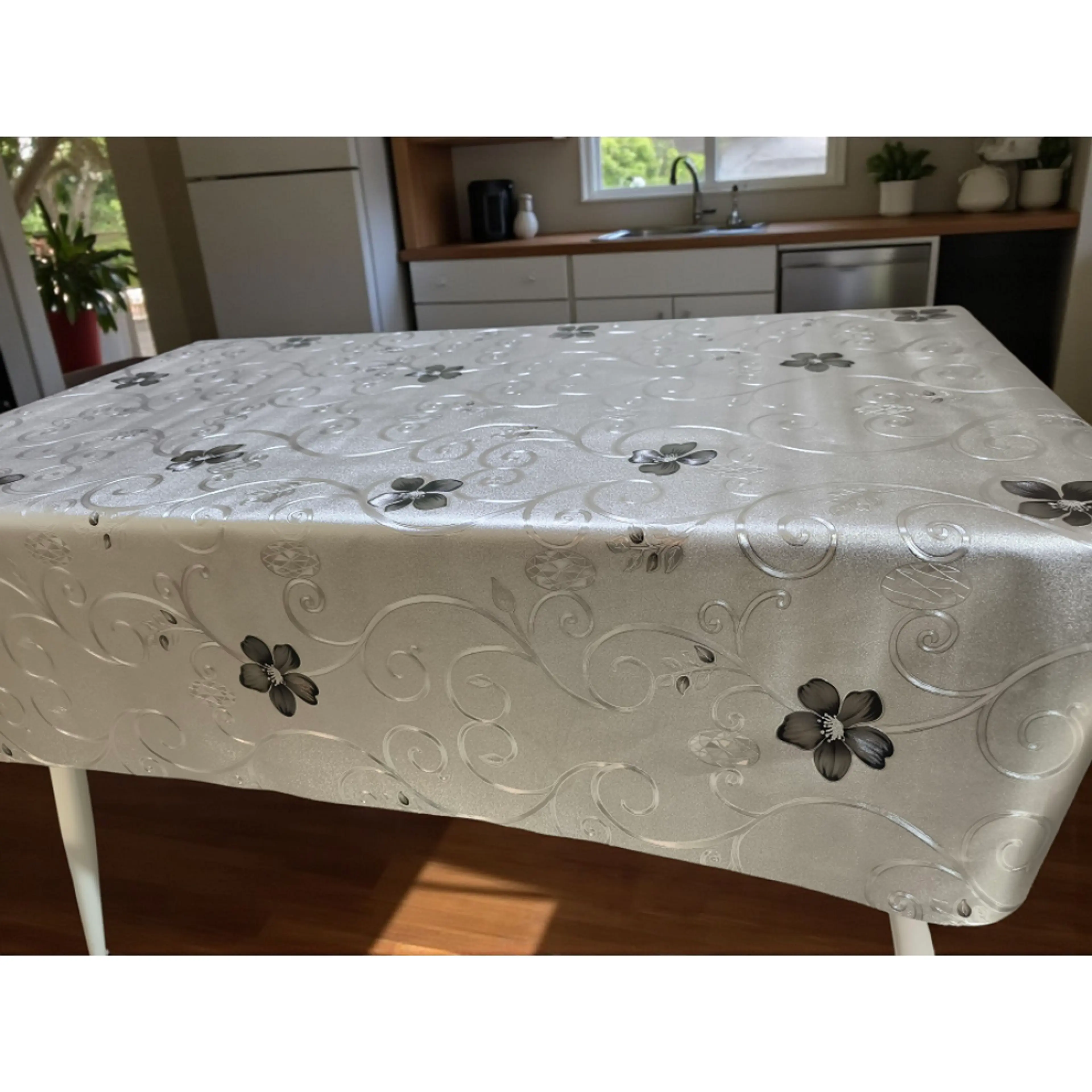 Луксозна мушама , сив фон с черни цветенца