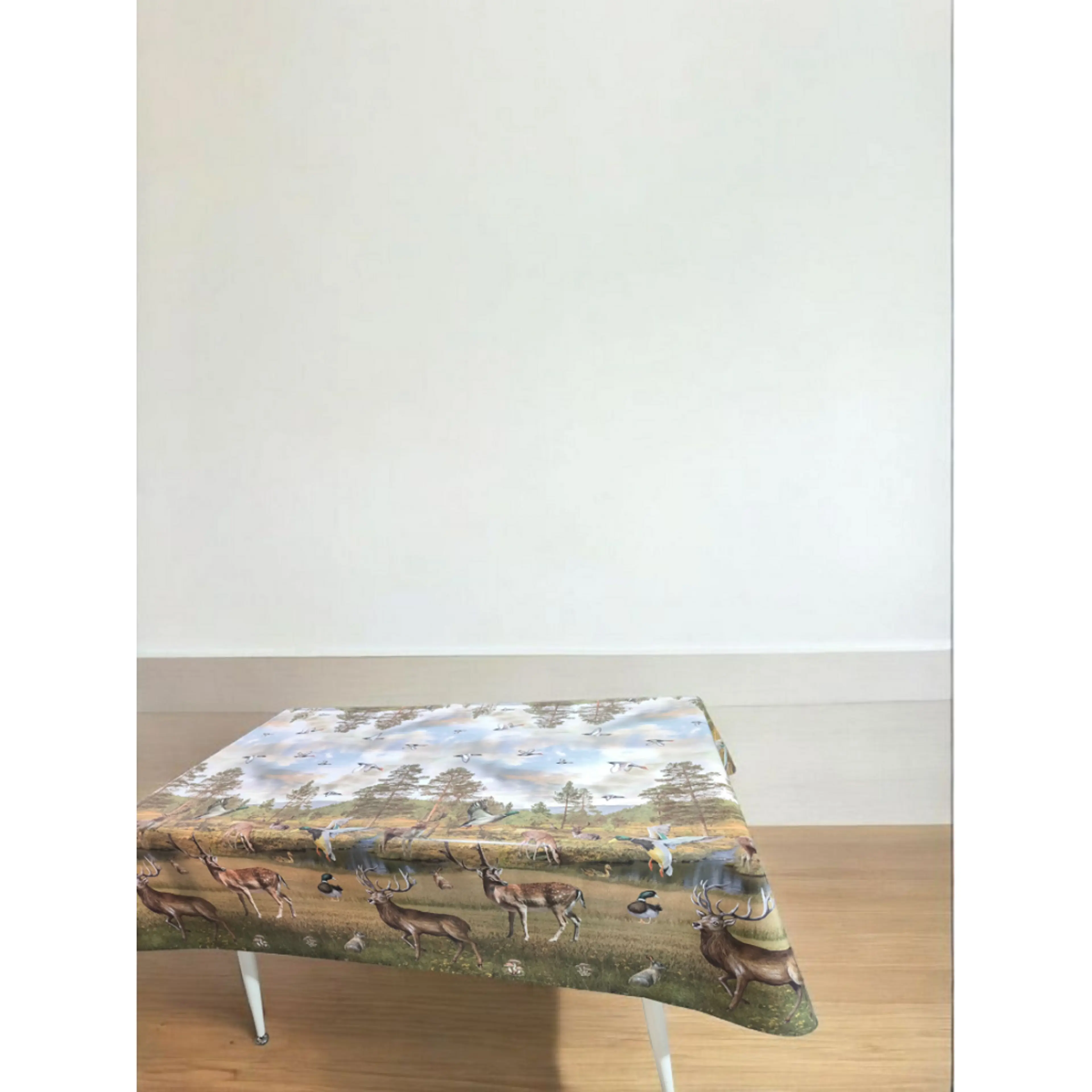 Мушама за маса , елени (ловджийска) 140см 130см
