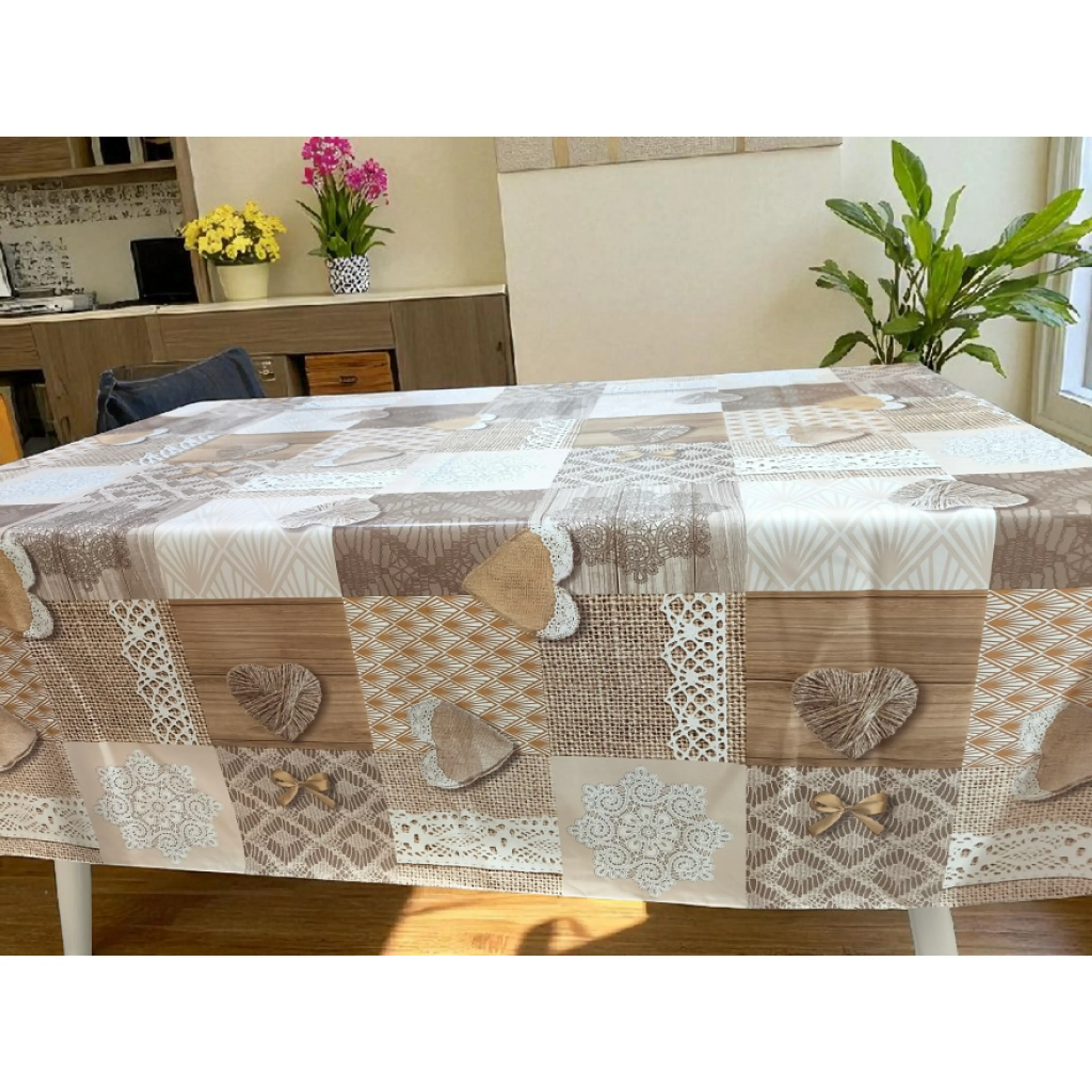 Мушама за маса, сърца декорама