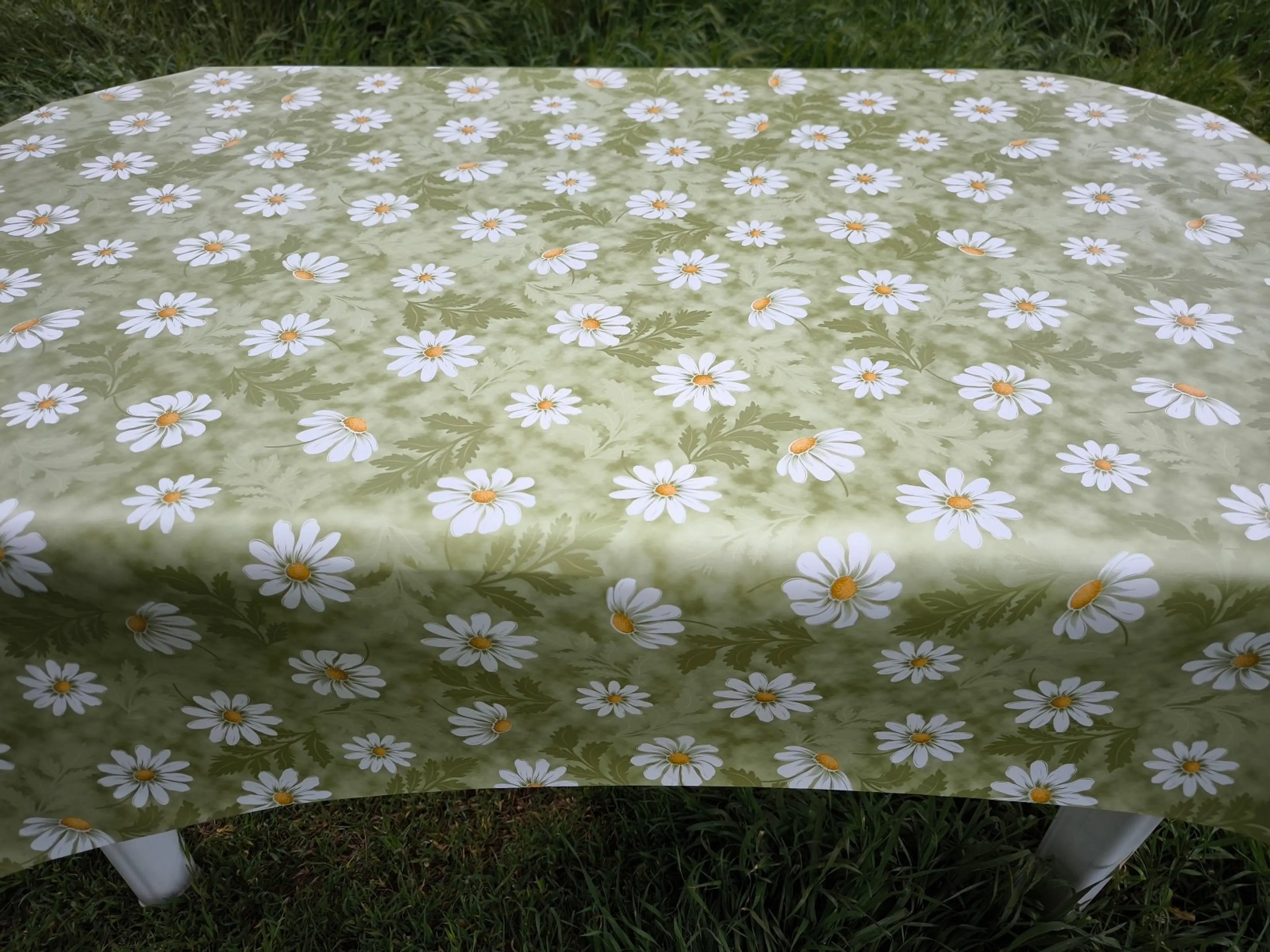 Мушама за маса, зелена маргаритка