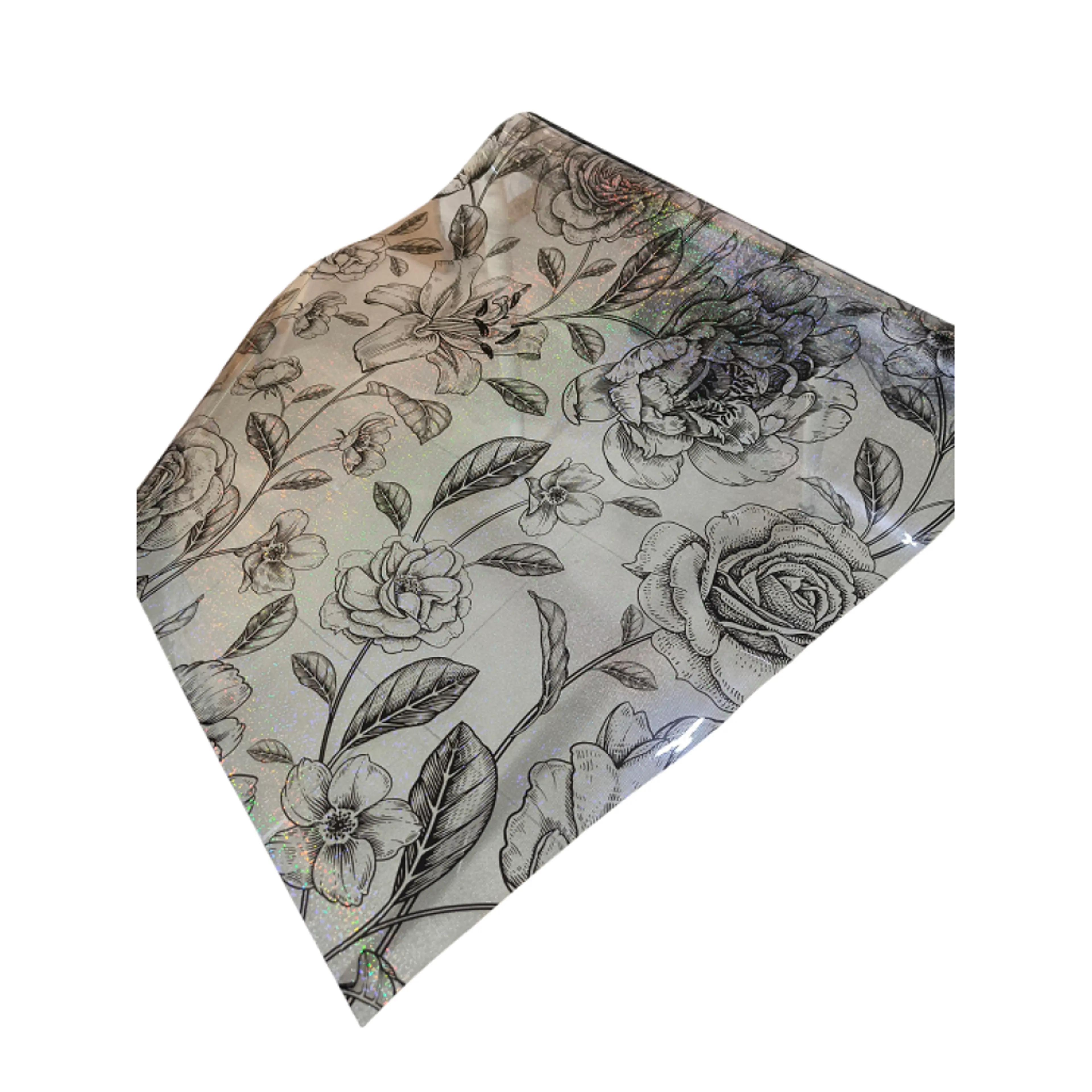 Протектор за маса, матиран фон с цветя