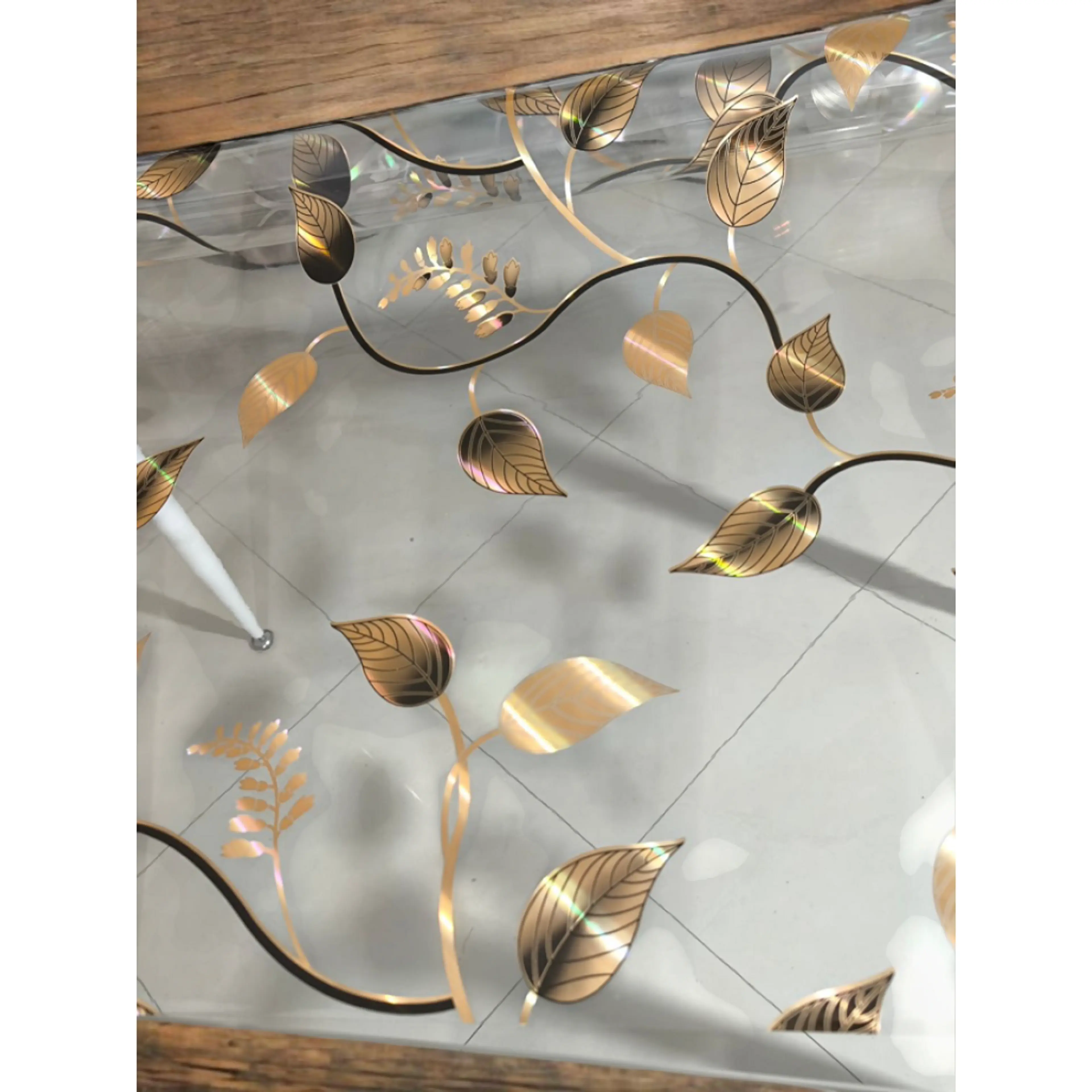 Протектор за маса, златни листенца