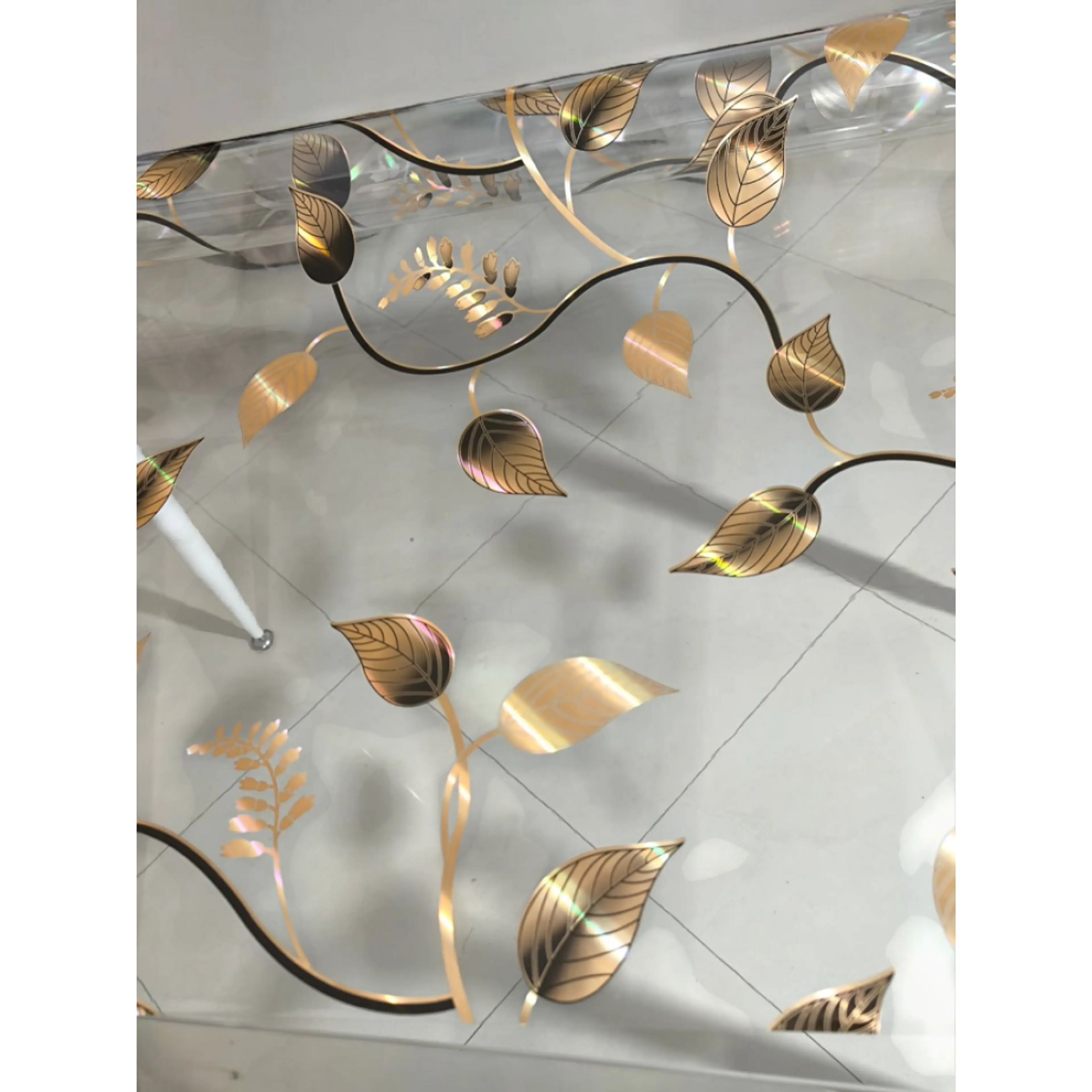 Протектор за маса, златни листенца 100см 110см