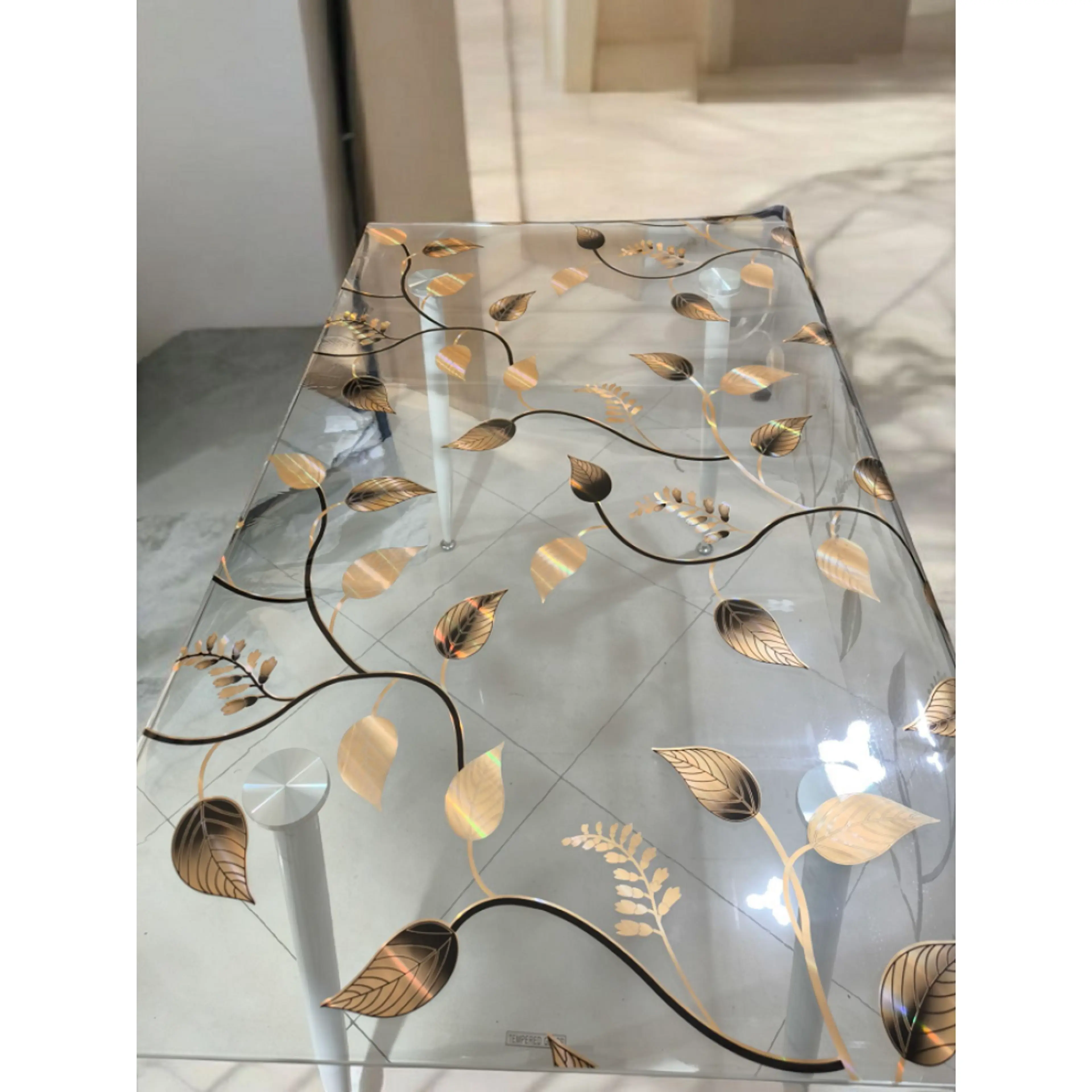 Протектор за маса, златни листенца 100см 150см