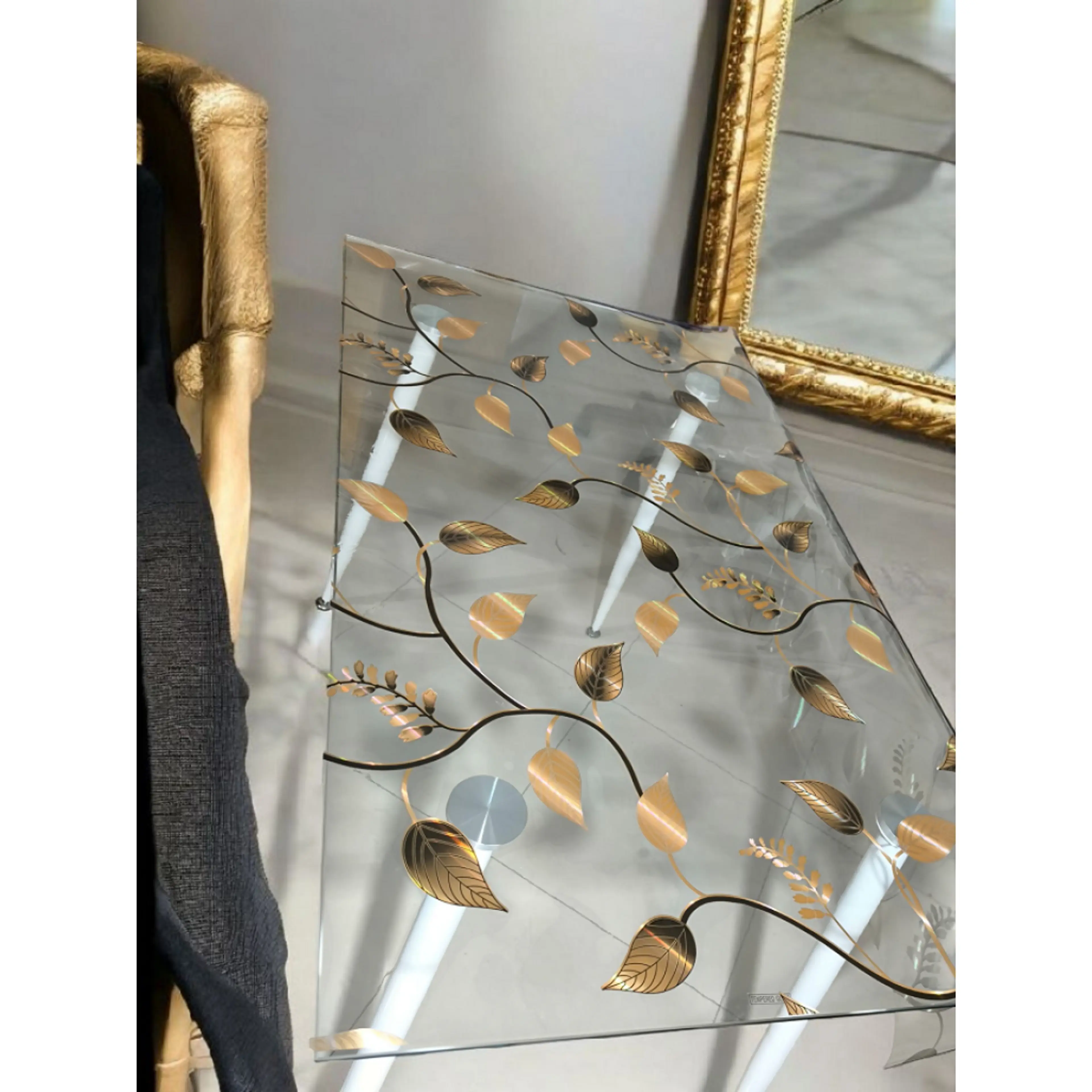 Протектор за маса, златни листенца 100см 50см