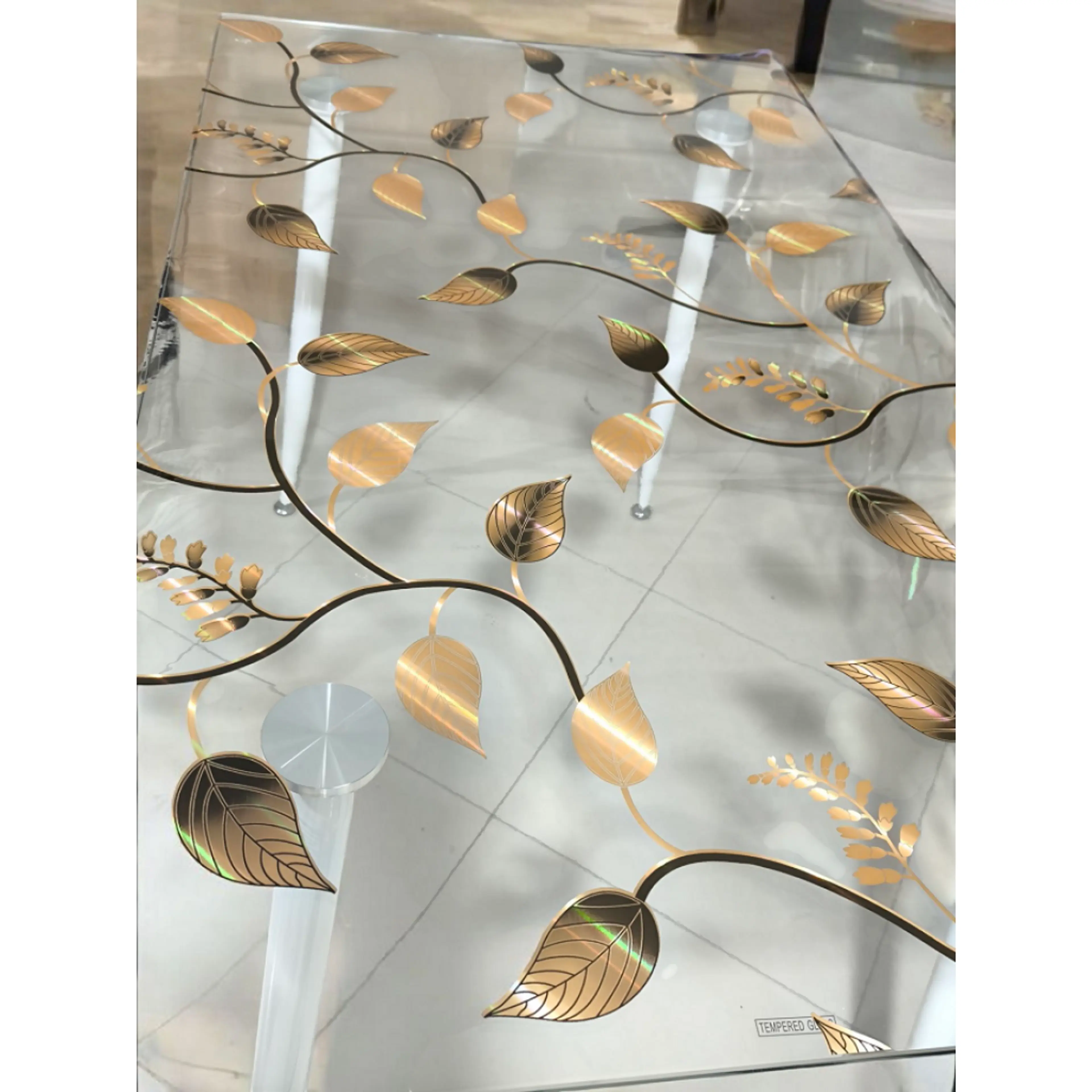 Протектор за маса, златни листенца 100см 50см