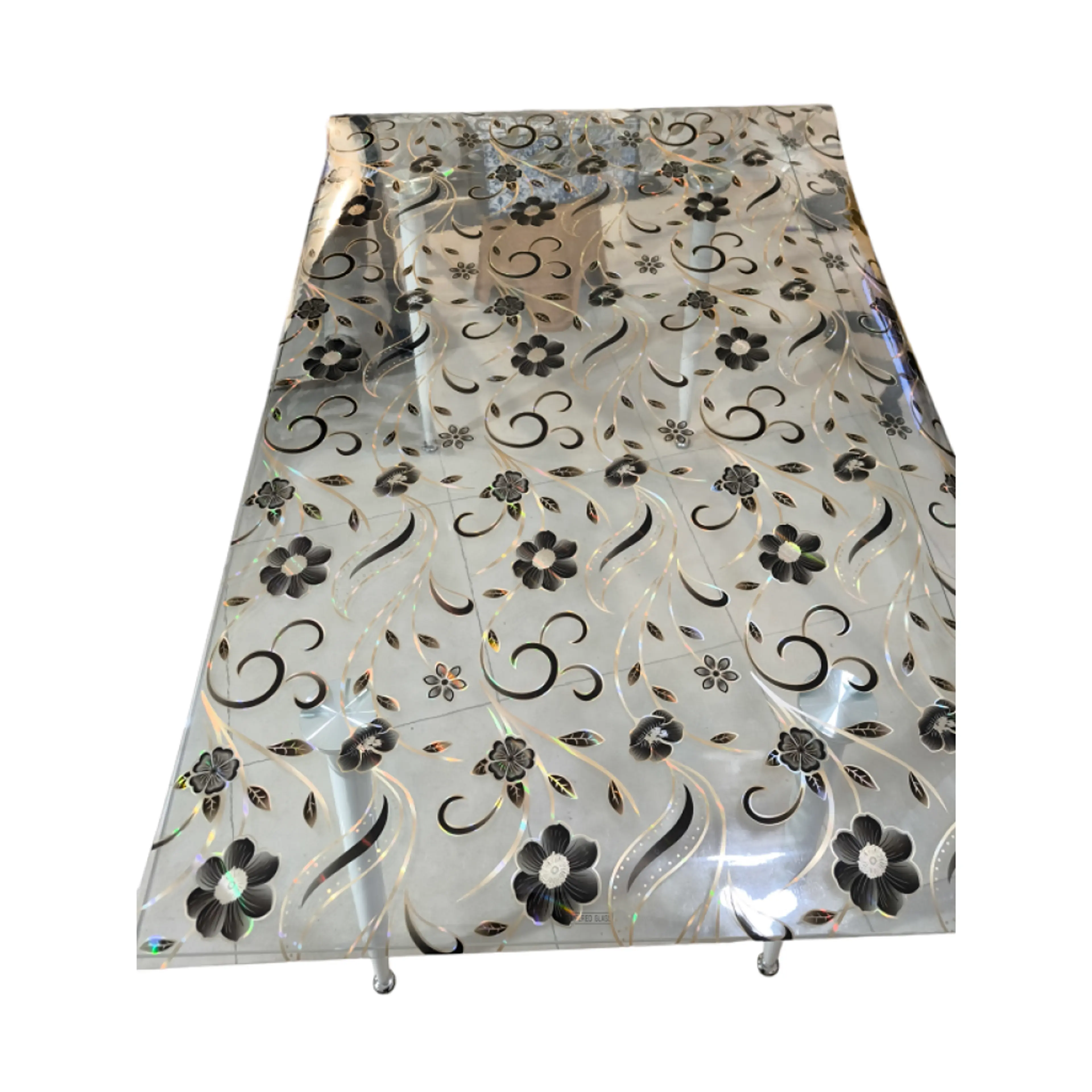 Прозрачен протектор, черно цвете и златисти орнаменти