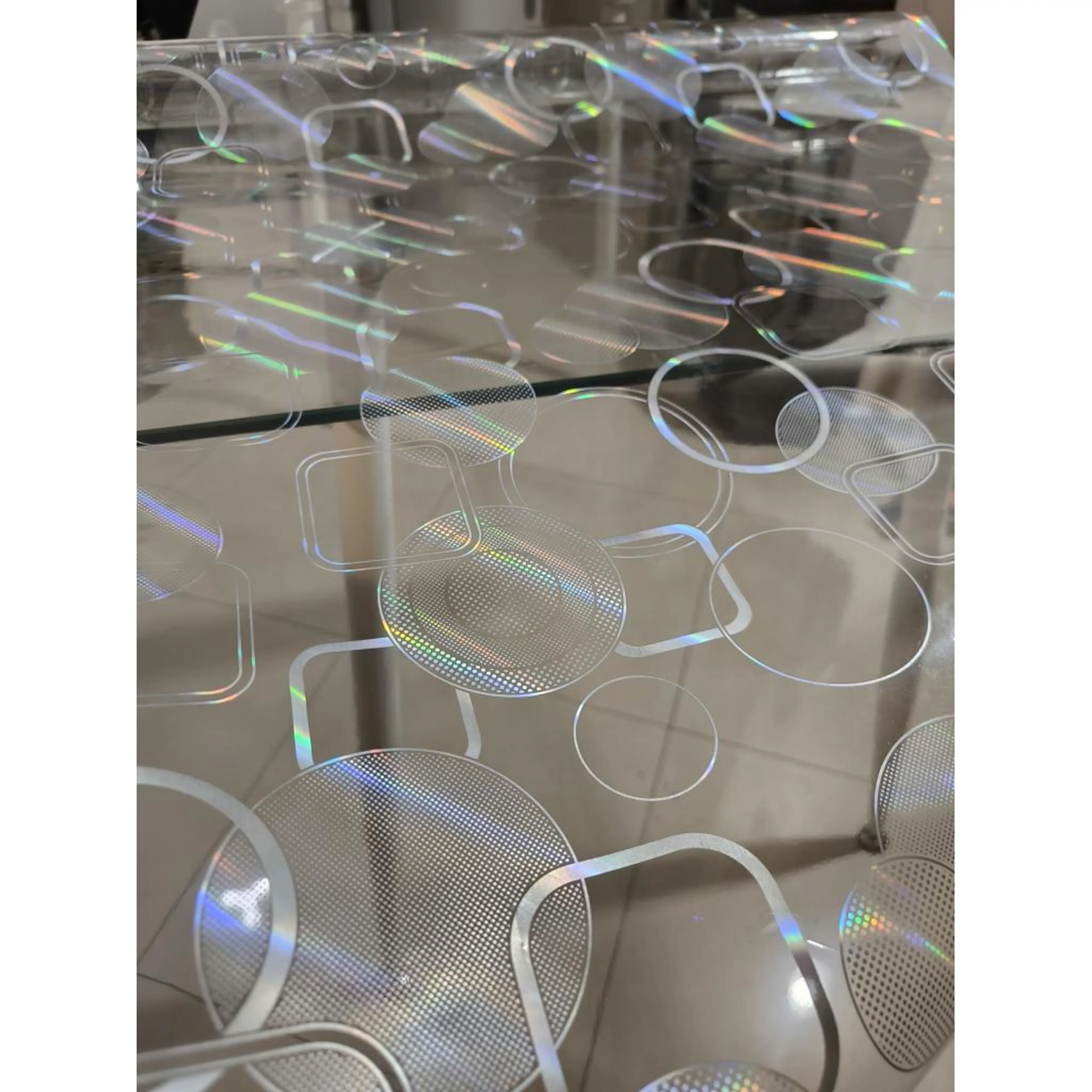 Прозрачен протектор с кръгове и квардати 100см 220см