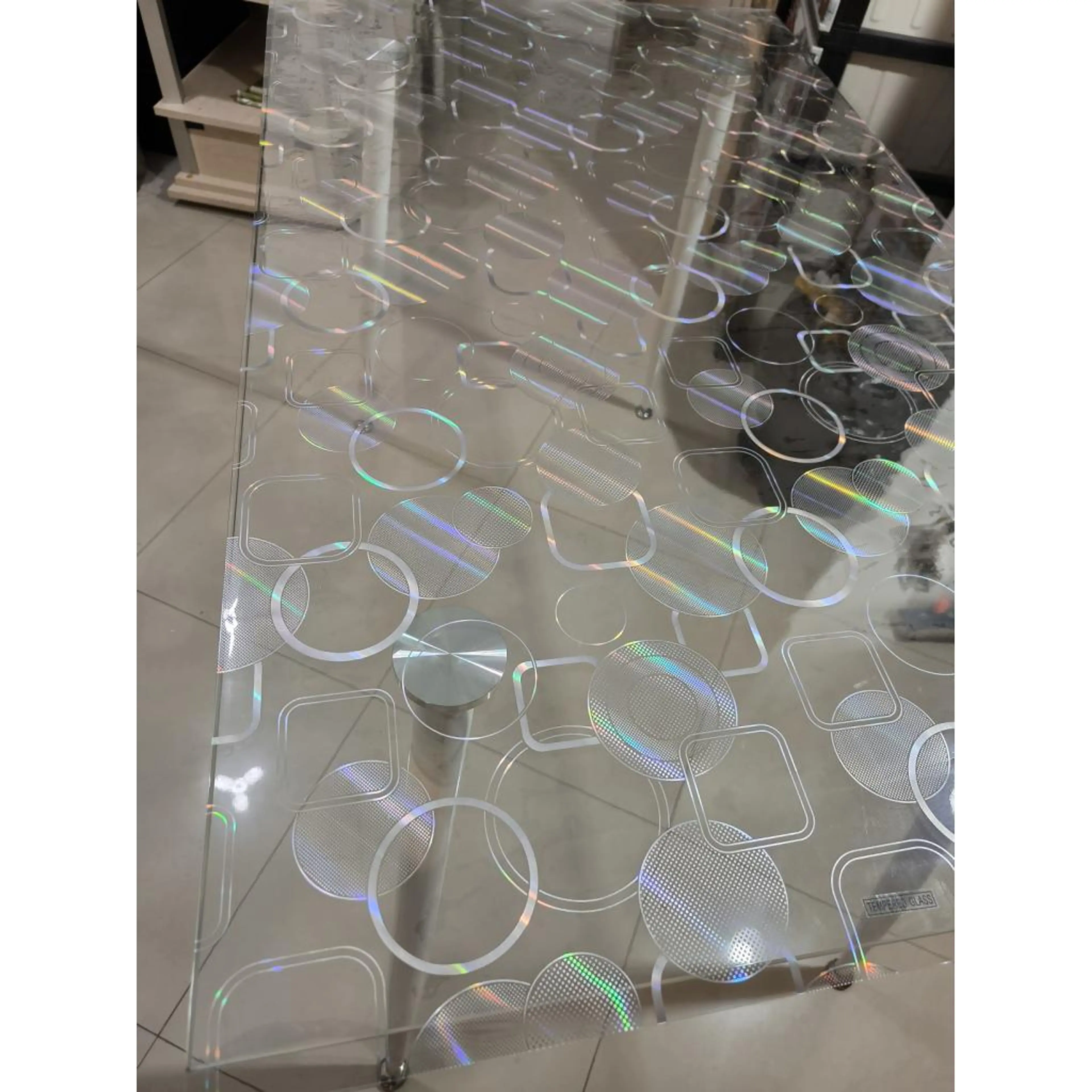 Прозрачен протектор с кръгове и квардати 80см 260см