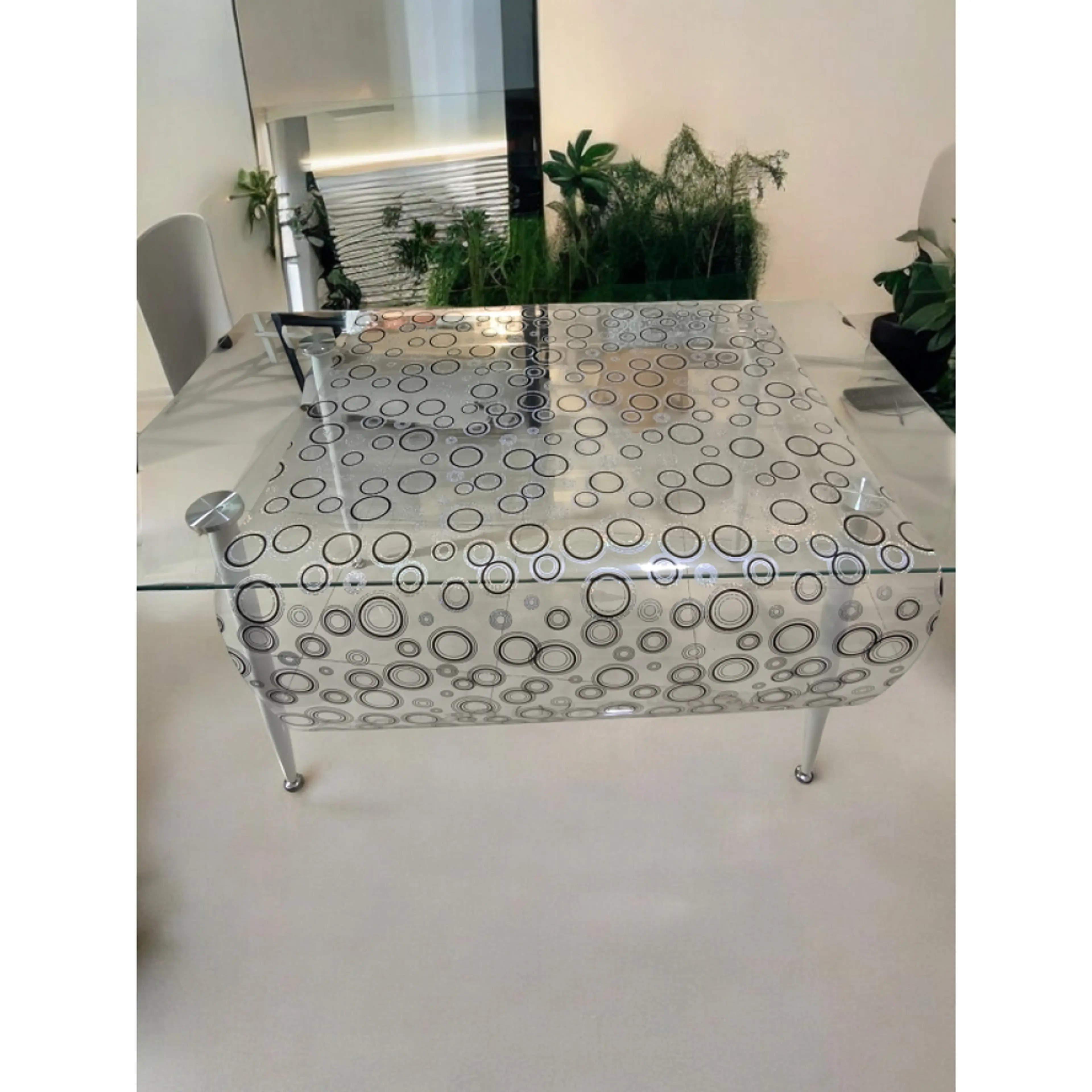 Прозрачен протектор за маса с кръгли елементи