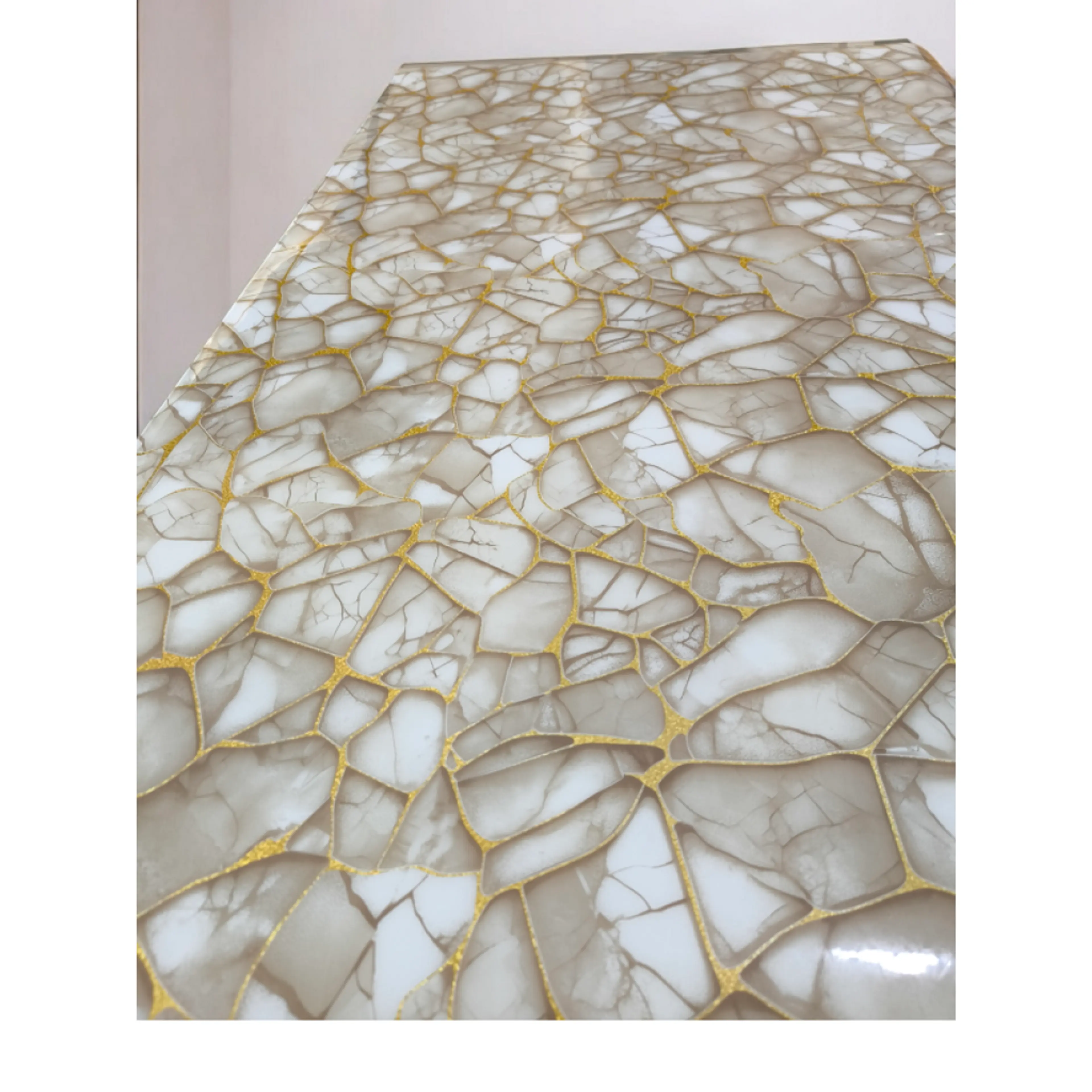 Силиконов протектор за маса, бежово златист мрамор