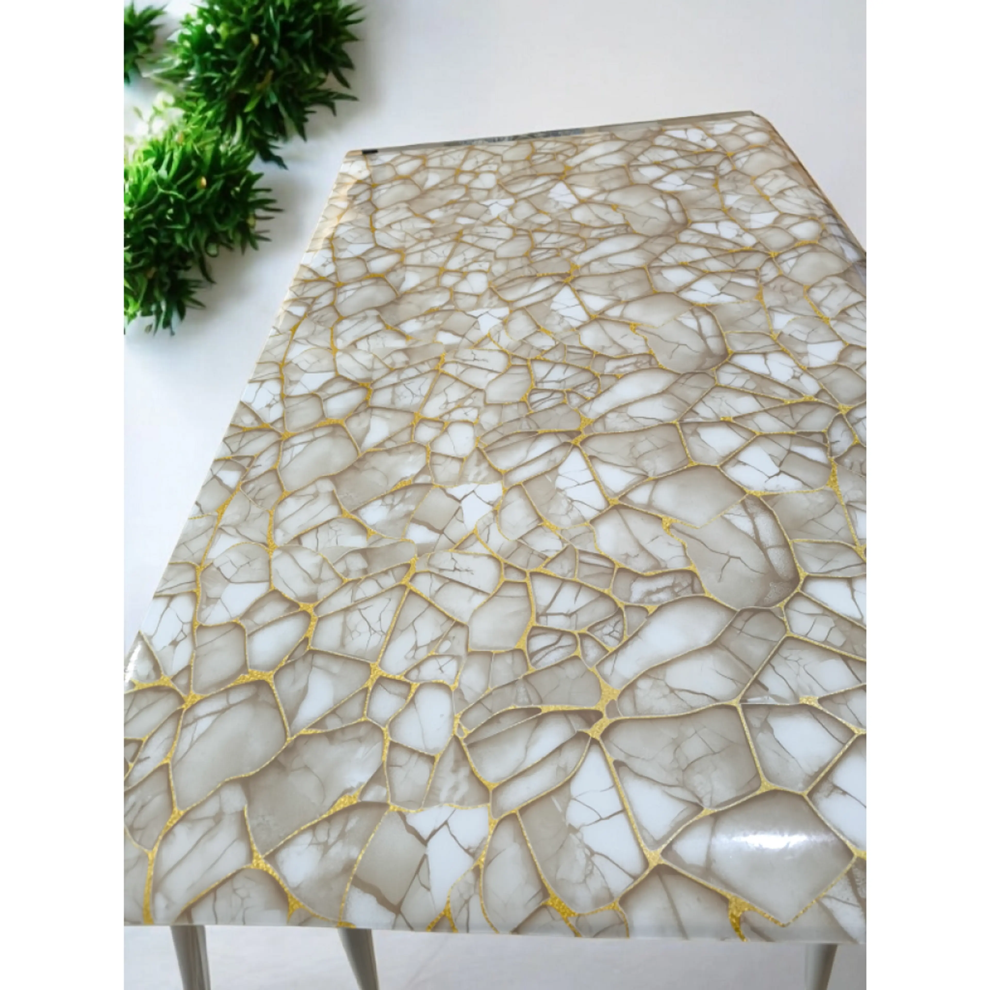 Силиконов протектор за маса, бежово златист мрамор