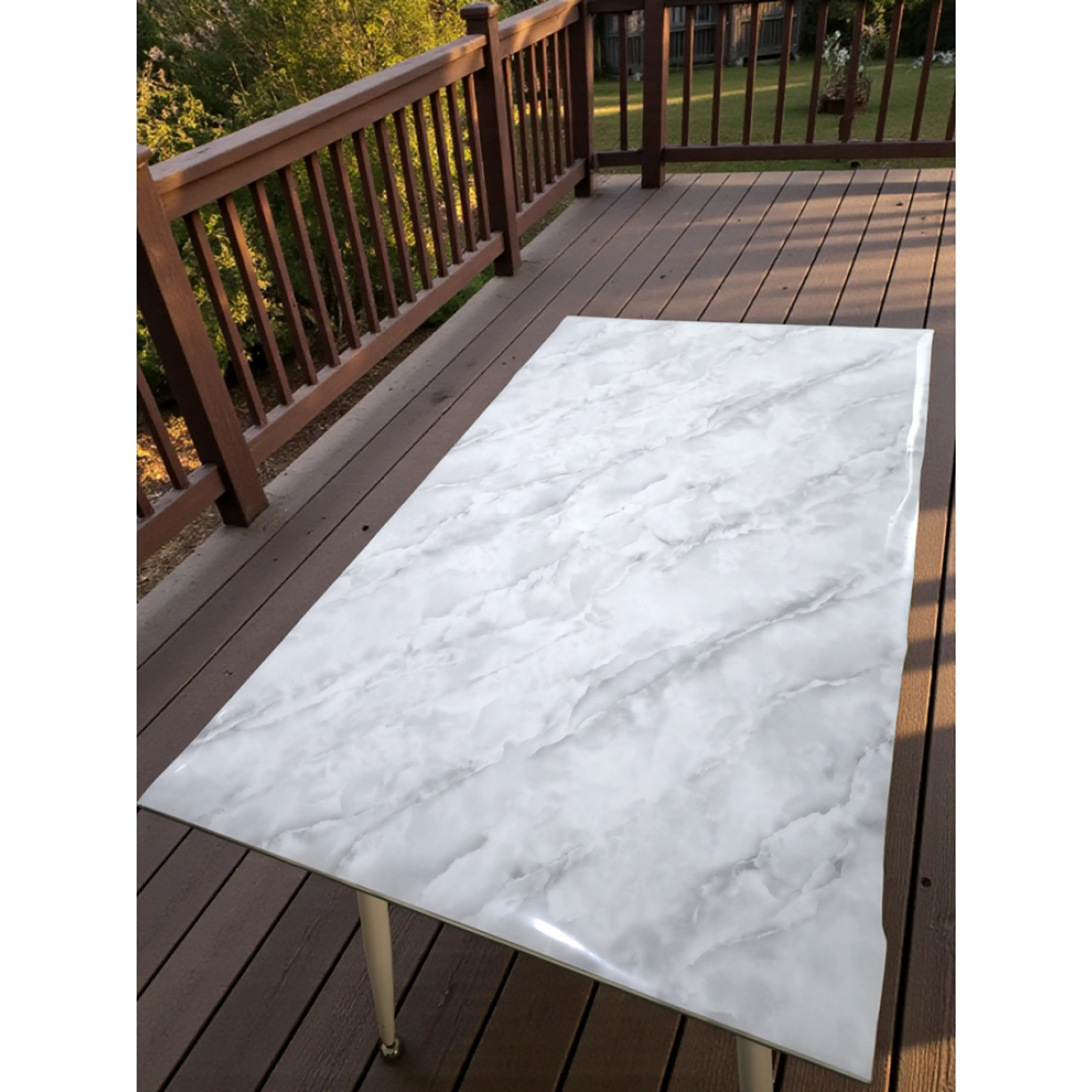 Силиконов протектор за маса бял мрамор със сиво