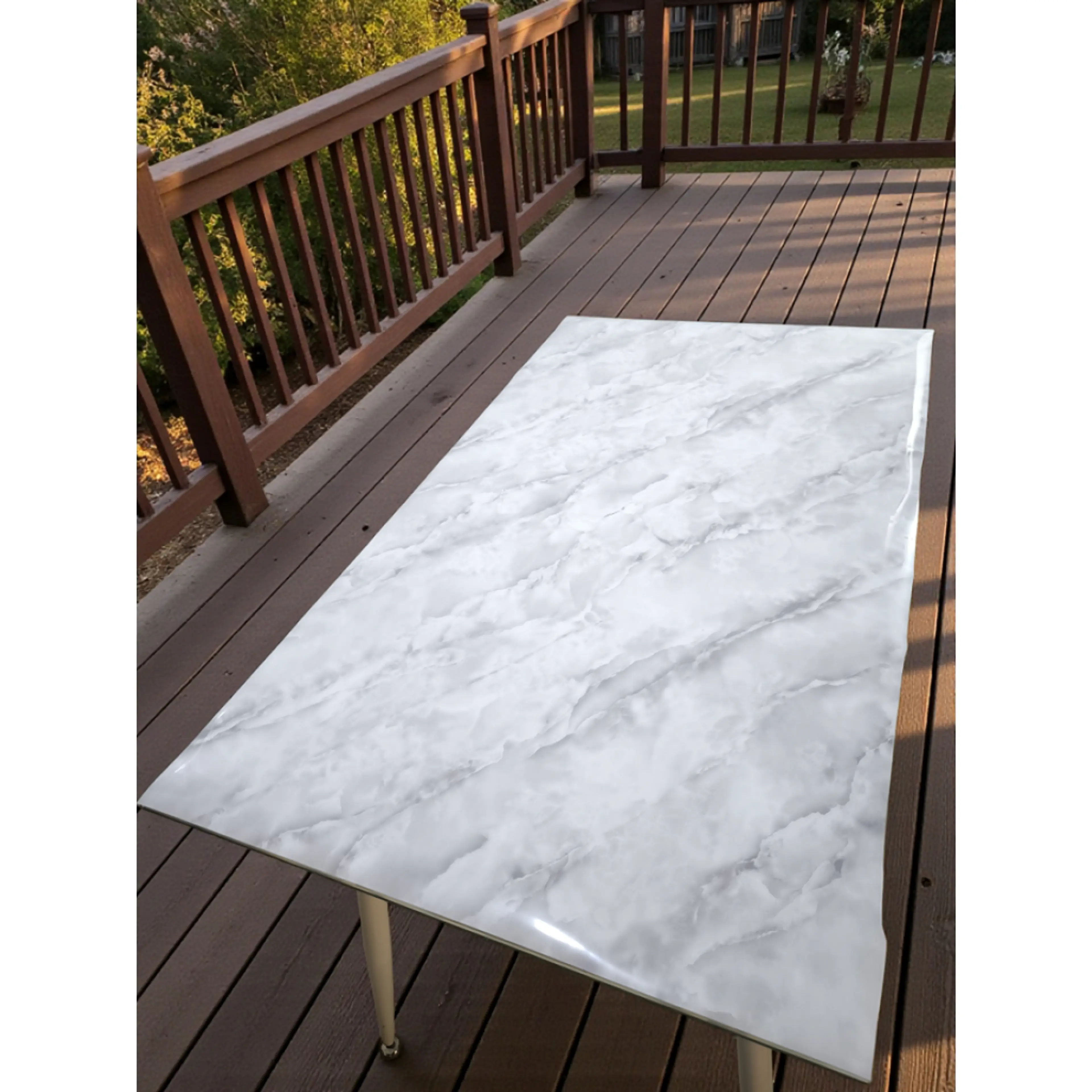 Силиконов протектор за маса бял мрамор със сиво