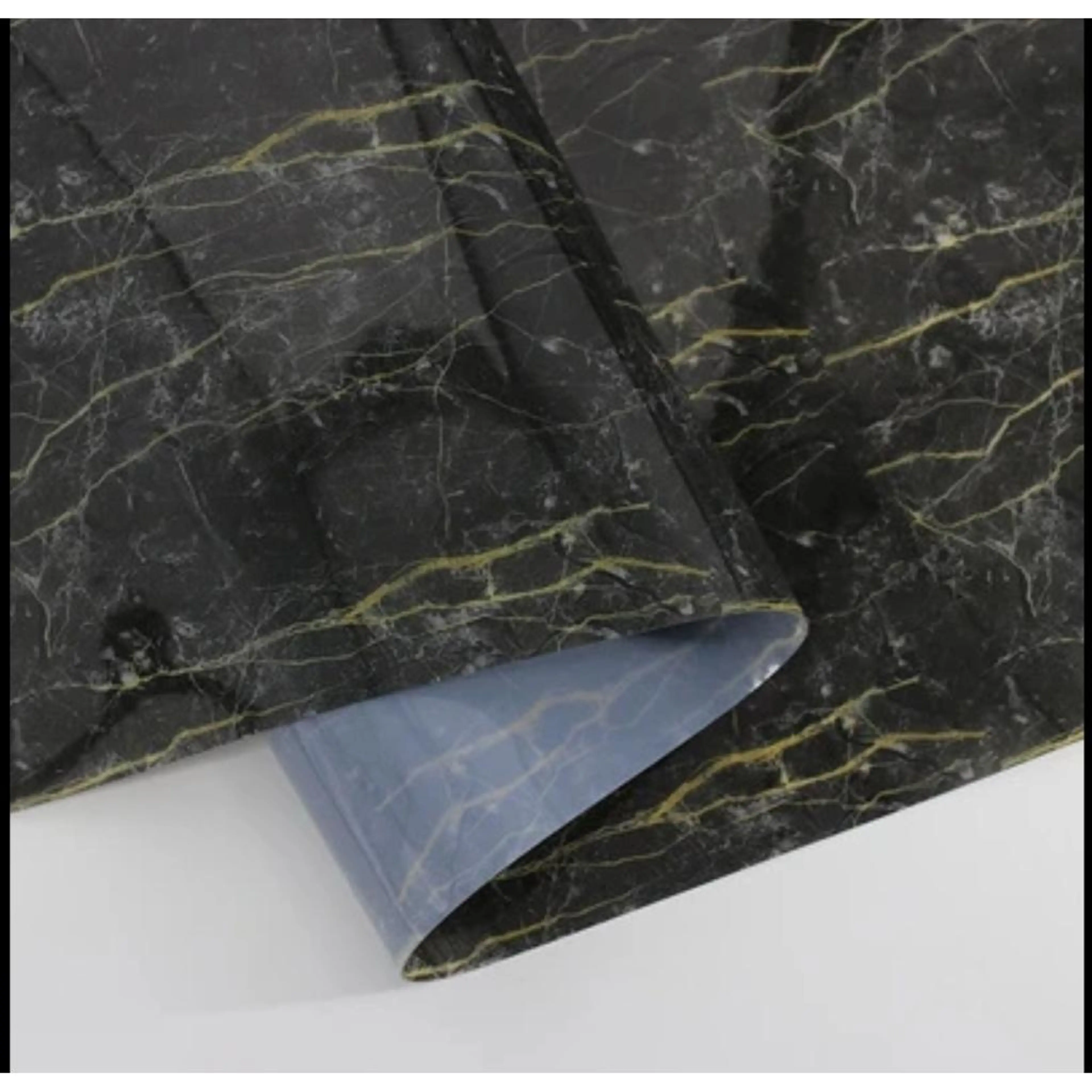 Черен мрамор със светло кафяви елементи