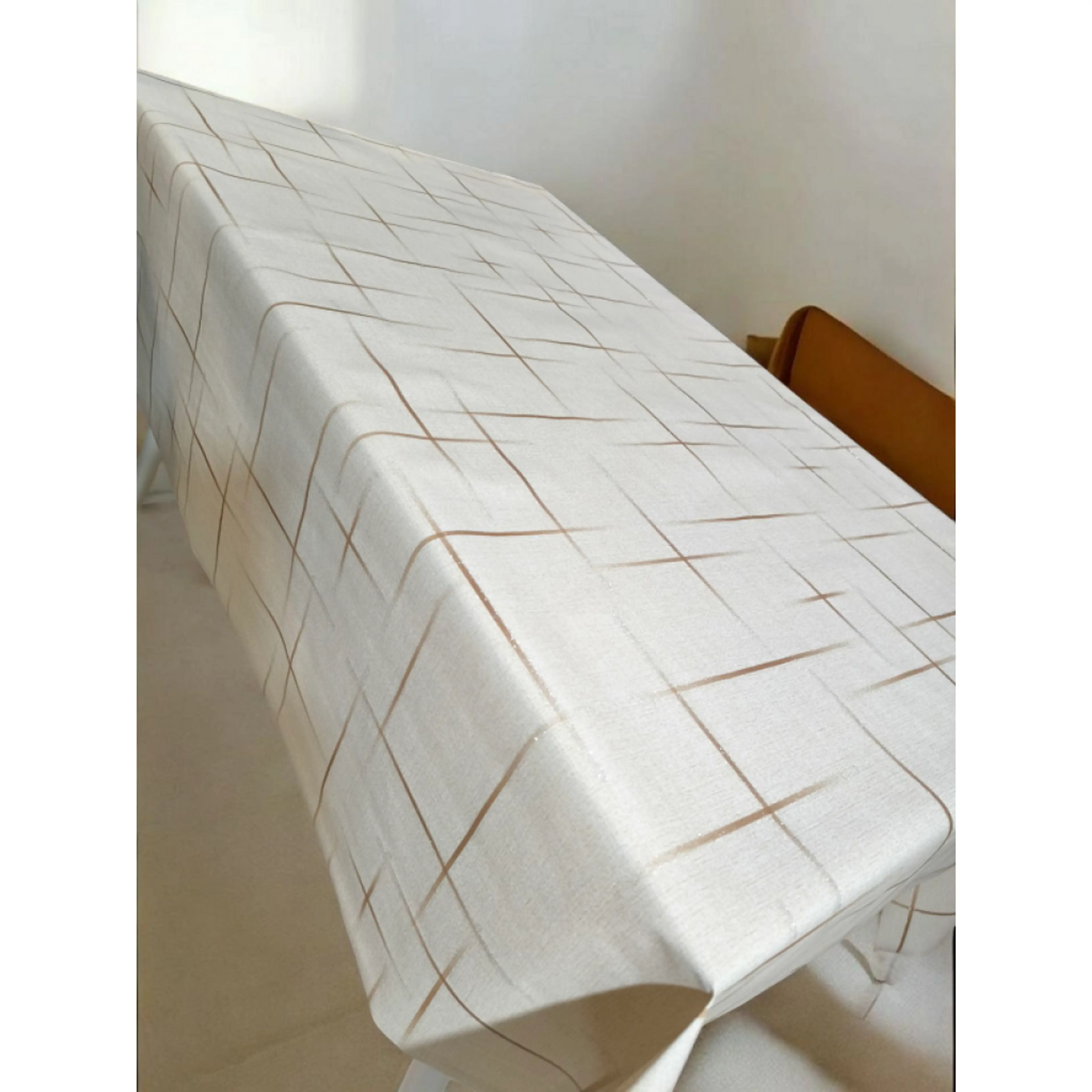 Текстилна Перяща Мушама – светло кафяви черти 140см 220см